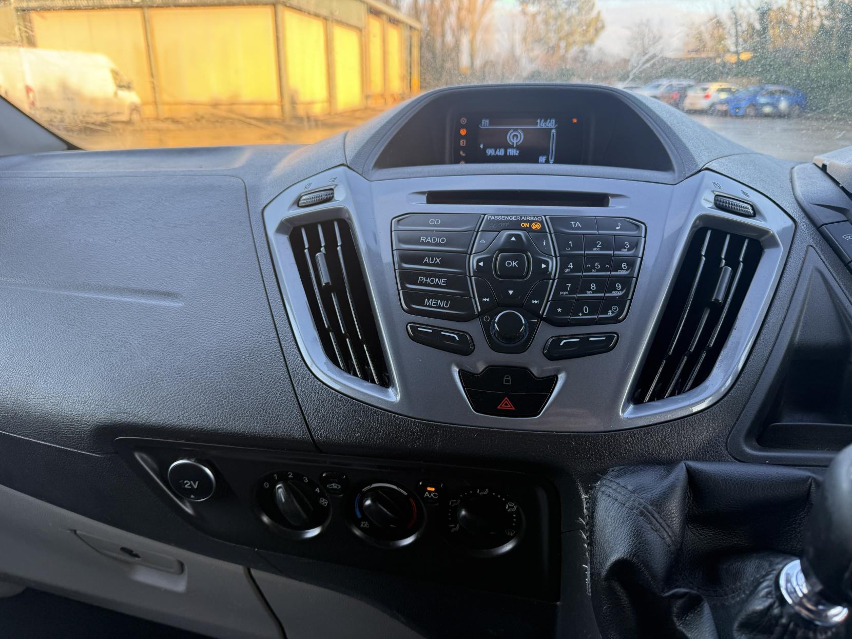 Ford Transit Custom 2.2 TDCi 290 Limited Crew Cab Combi Van 6dr Diesel Manual L2 H1 (191 g/km, 155 bhp)