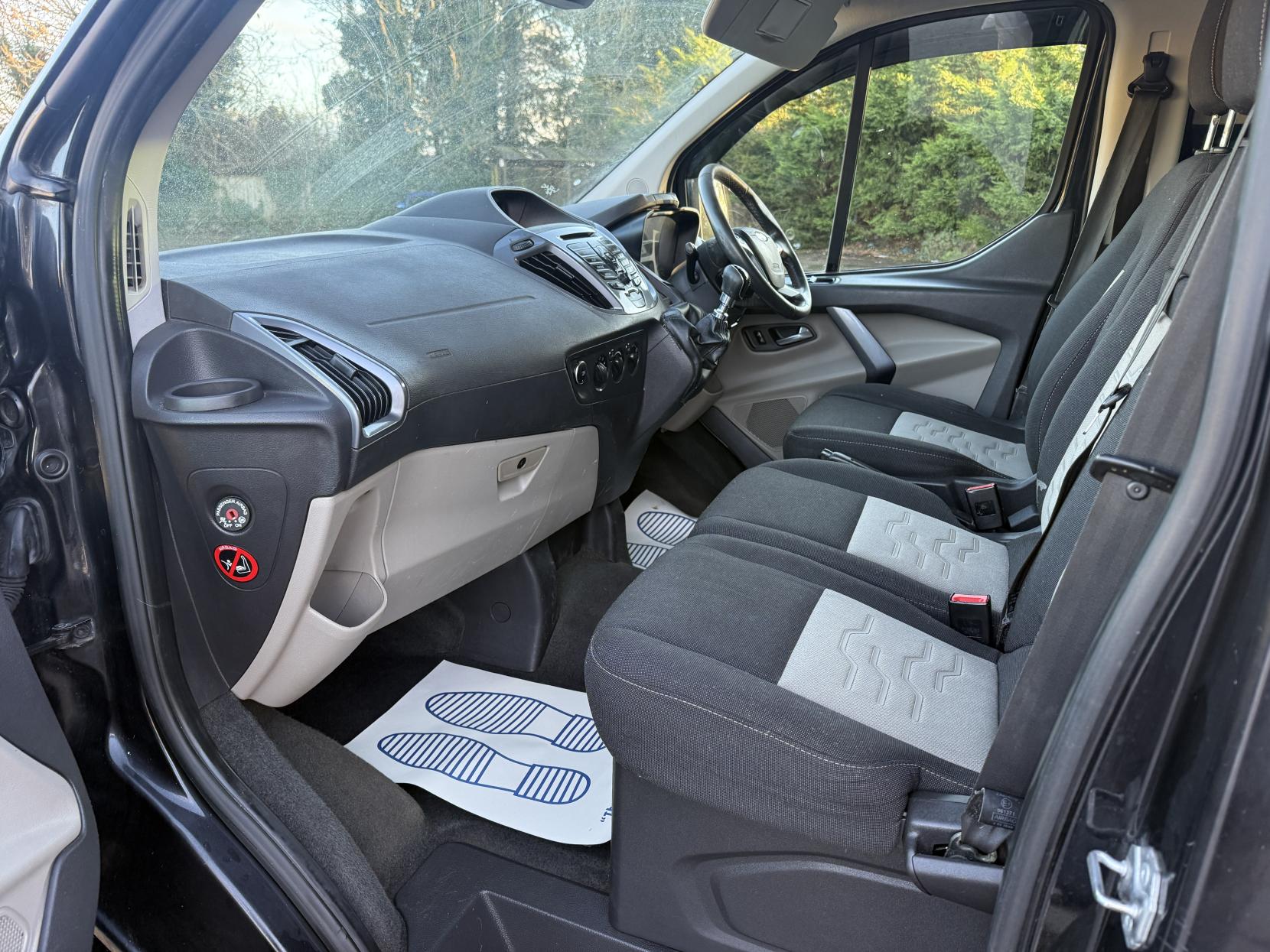 Ford Transit Custom 2.2 TDCi 290 Limited Crew Cab Combi Van 6dr Diesel Manual L2 H1 (191 g/km, 155 bhp)