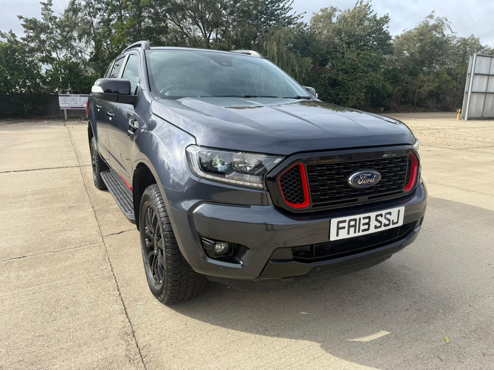 Ford Ranger 2.0 EcoBlue Wildtrak Pickup Double Cab Thunder 4dr Diesel Auto 4WD Euro 6 (s/s) (213 ps)