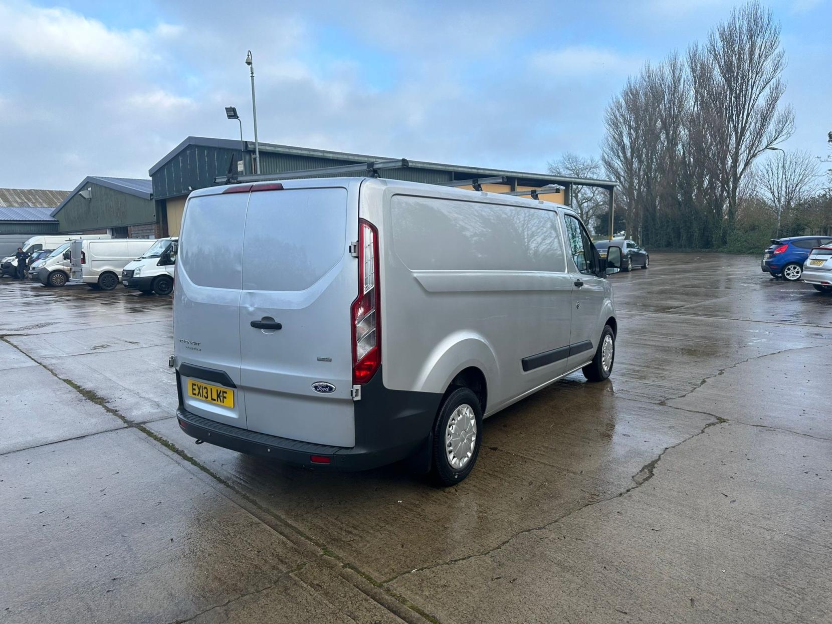 Ford Transit Custom 2.2 TDCi 290 Trend Panel Van 5dr Diesel Manual L2 H1 (186 g/km, 123 bhp)