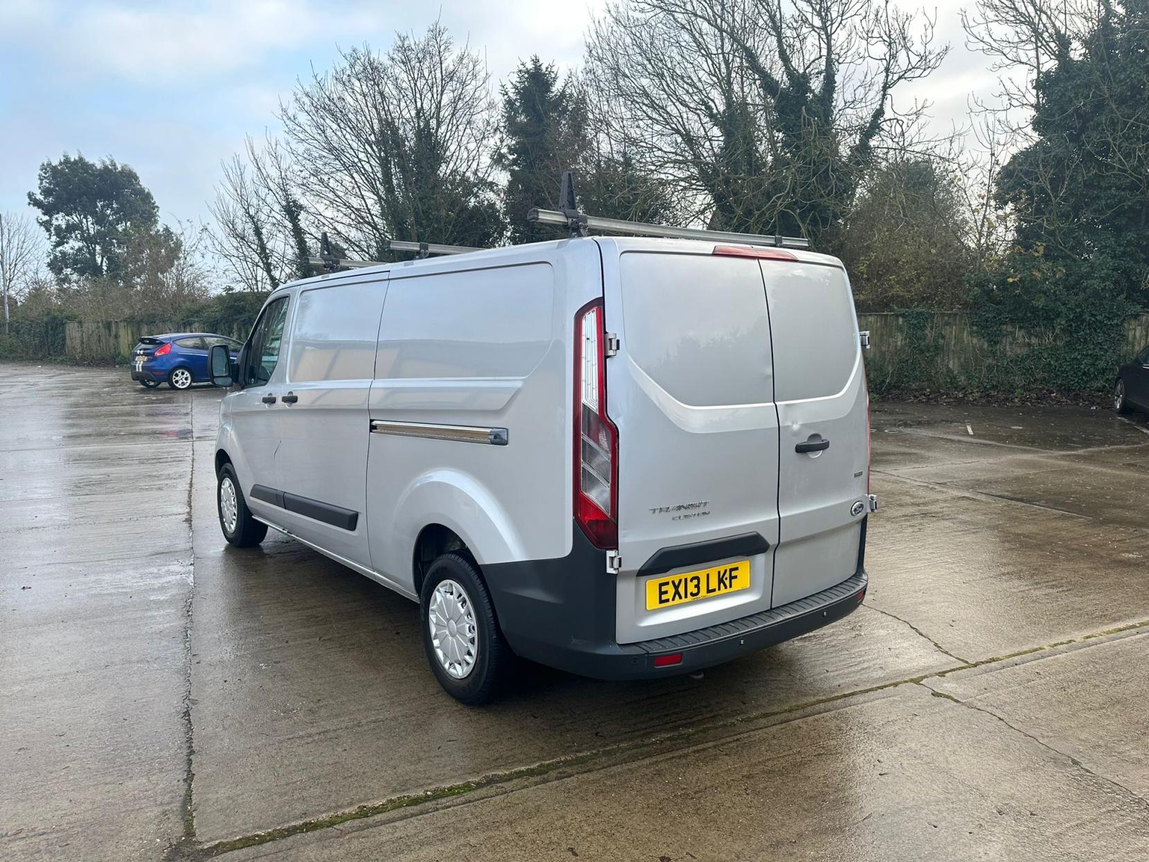 Ford Transit Custom 2.2 TDCi 290 Trend Panel Van 5dr Diesel Manual L2 H1 (186 g/km, 123 bhp)