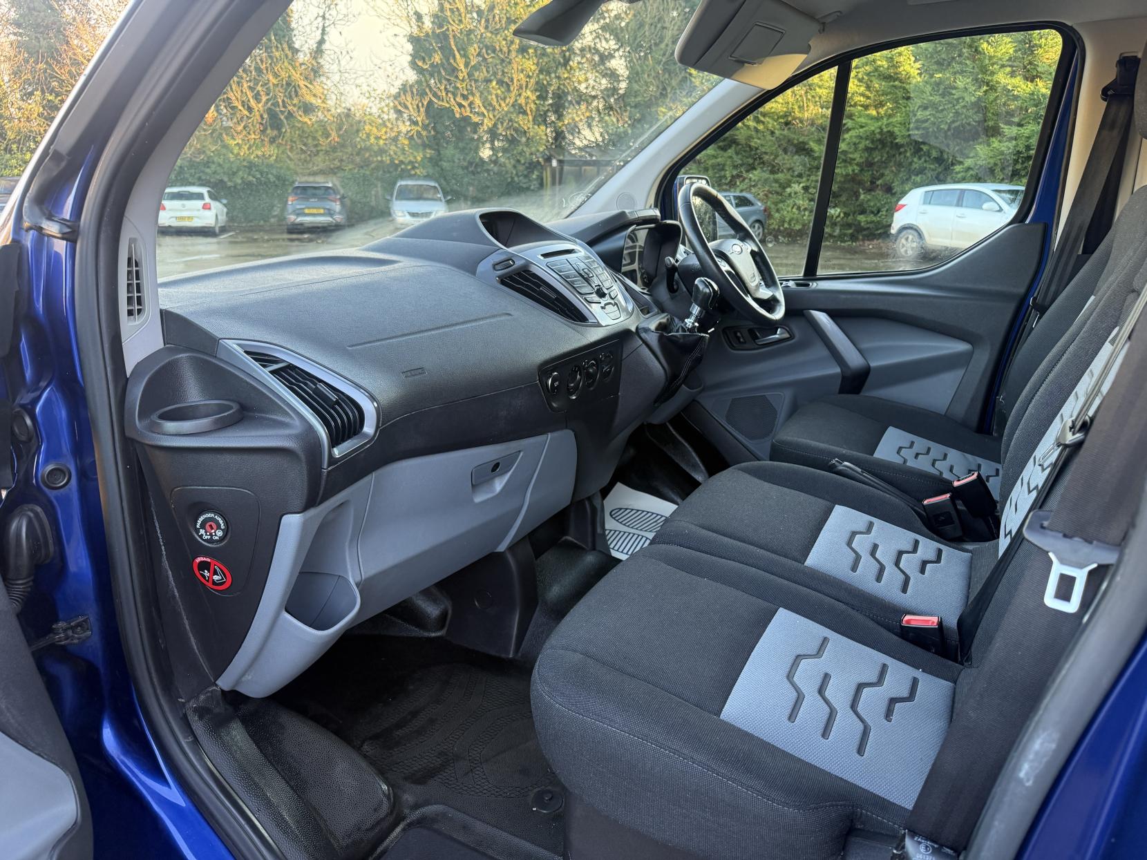 Ford Transit Custom 2.2 TDCi 270 Limited Panel Van 5dr Diesel Manual L1 H1 (186 g/km, 123 bhp)