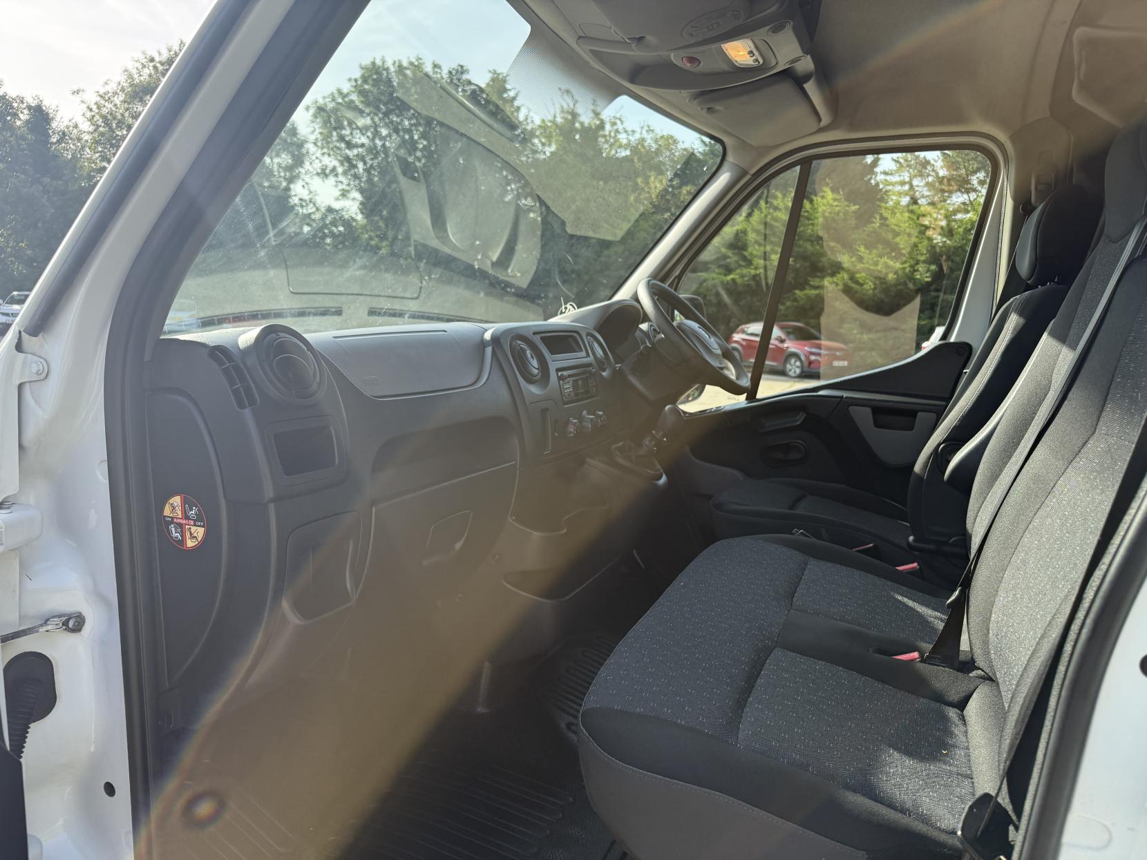 Vauxhall Movano 2.3 CDTi 3500 Panel Van 5dr Diesel Manual FWD L2 H3 Euro 6 (110 ps)
