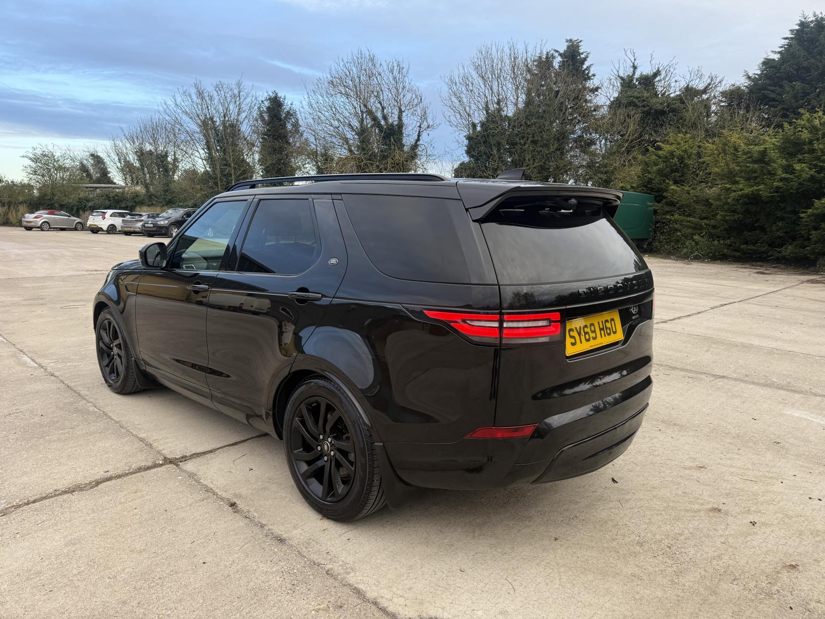 Land Rover Discovery 3.0 SD V6 HSE SUV 5dr Diesel Auto 4WD Euro 6 (s/s) (306 ps)