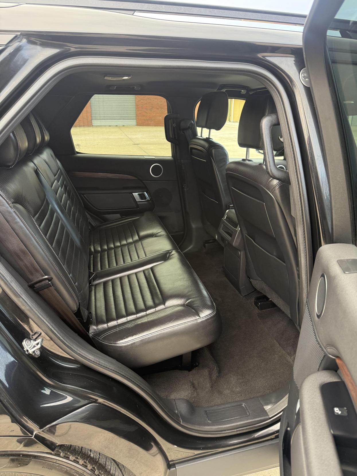 Land Rover Discovery 3.0 SD V6 HSE SUV 5dr Diesel Auto 4WD Euro 6 (s/s) (306 ps)