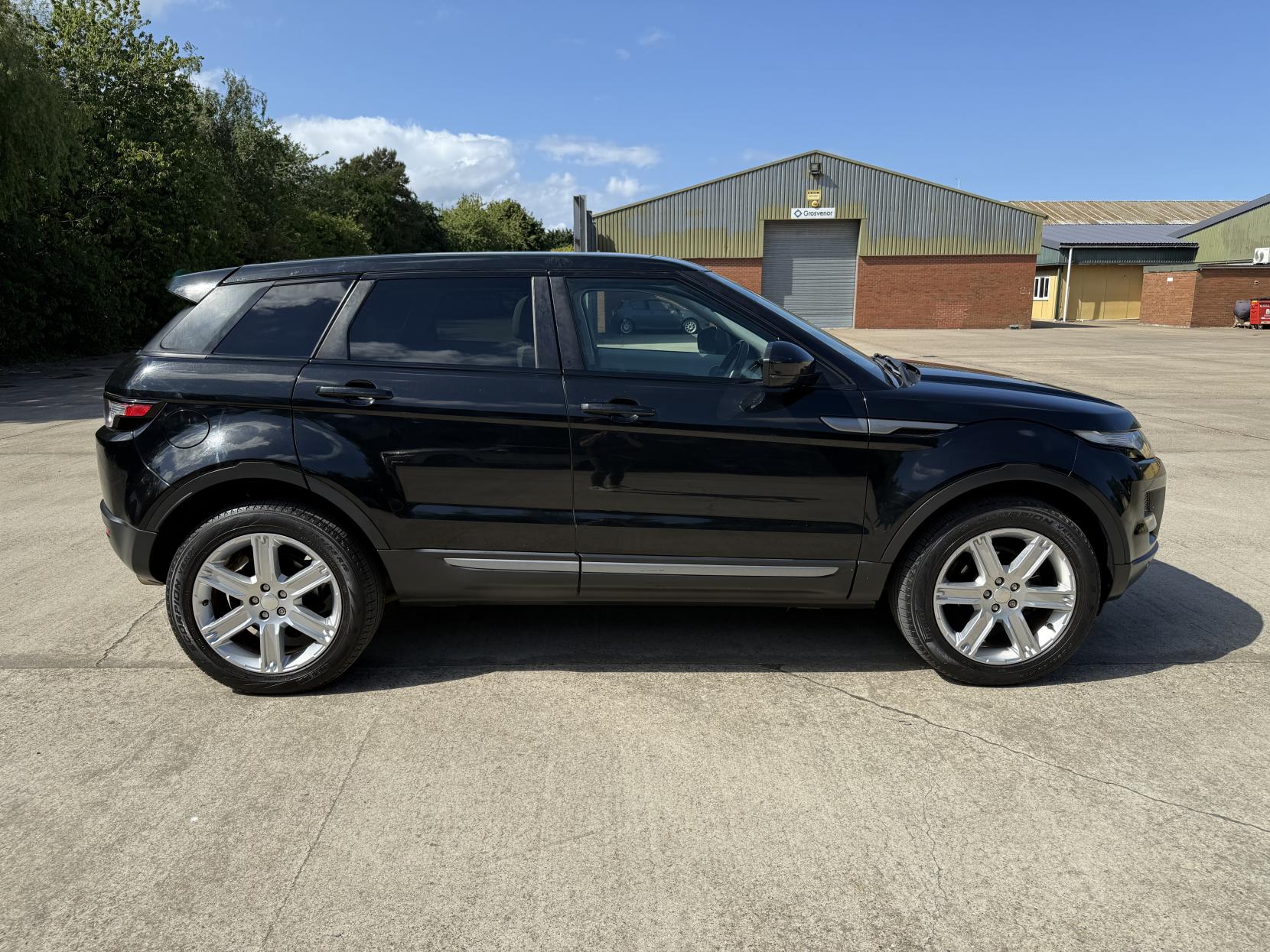 Land Rover Range Rover Evoque 2.2 SD4 Pure Tech SUV 5dr Diesel Auto 4WD Euro 5 (s/s) (190 ps)