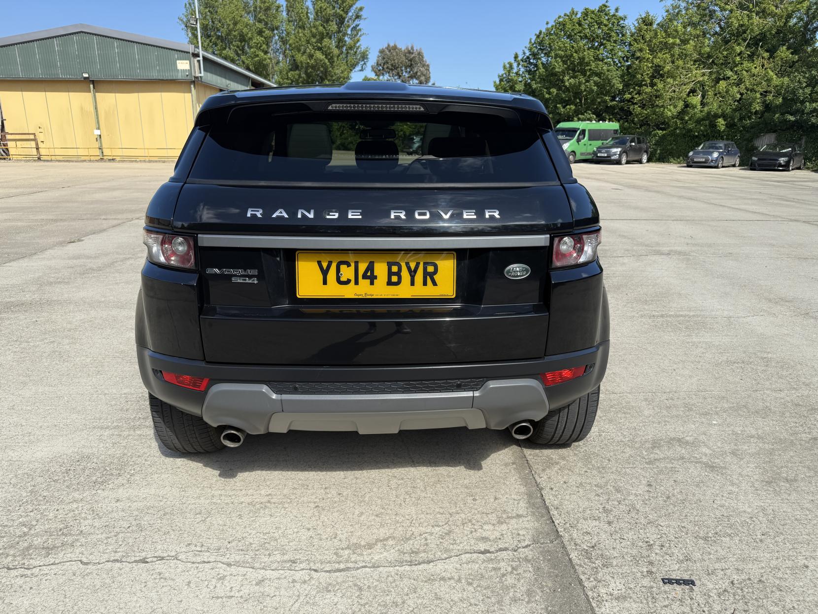 Land Rover Range Rover Evoque 2.2 SD4 Pure Tech SUV 5dr Diesel Auto 4WD Euro 5 (s/s) (190 ps)