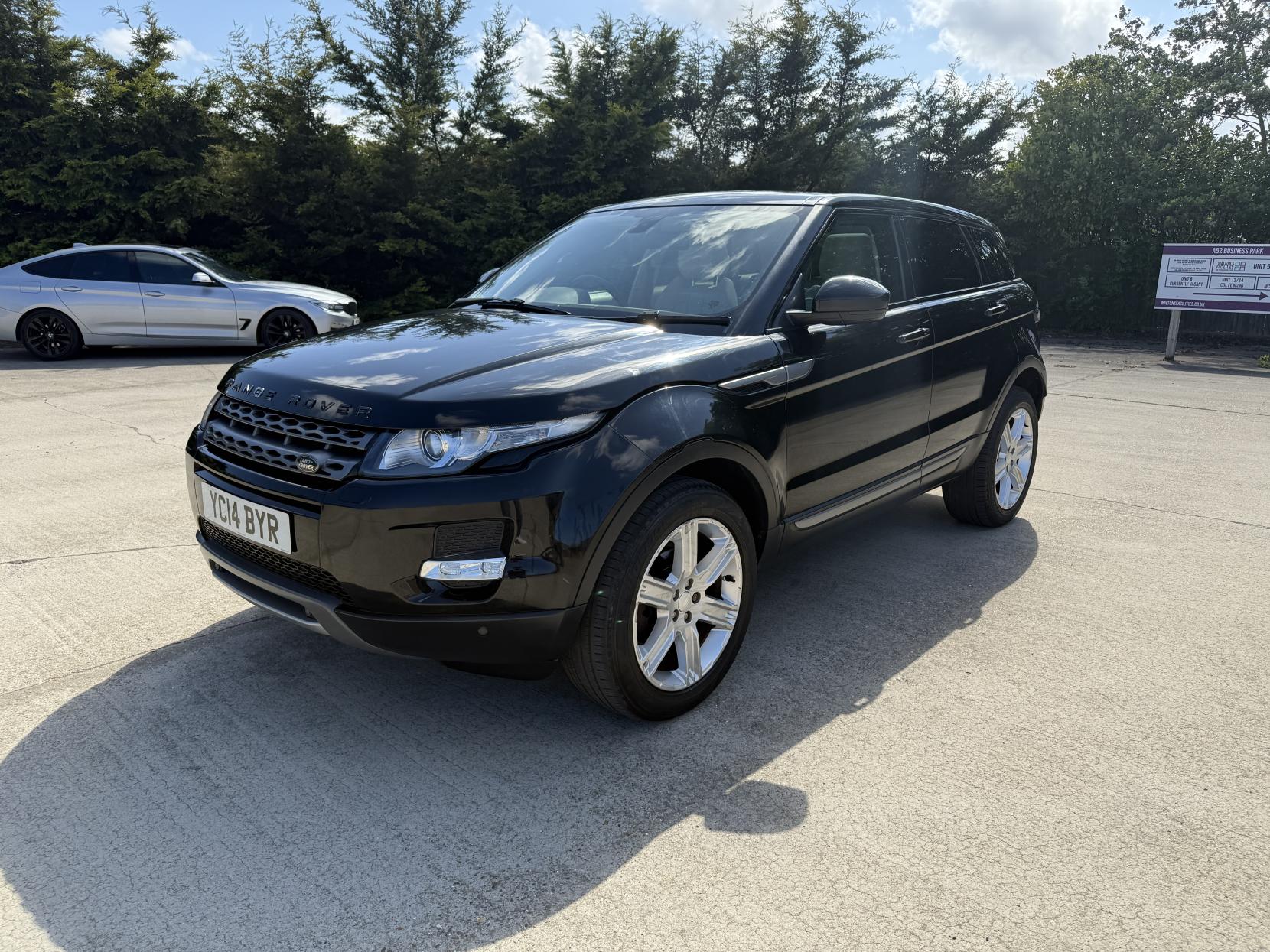 Land Rover Range Rover Evoque 2.2 SD4 Pure Tech SUV 5dr Diesel Auto 4WD Euro 5 (s/s) (190 ps)