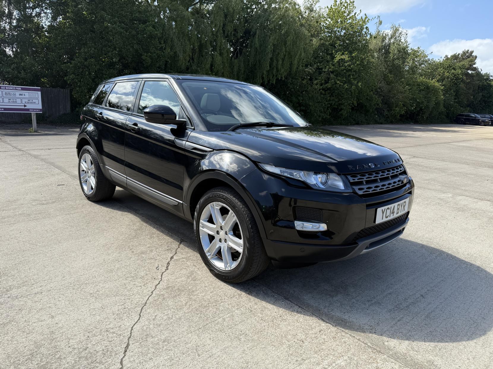 Land Rover Range Rover Evoque 2.2 SD4 Pure Tech SUV 5dr Diesel Auto 4WD Euro 5 (s/s) (190 ps)