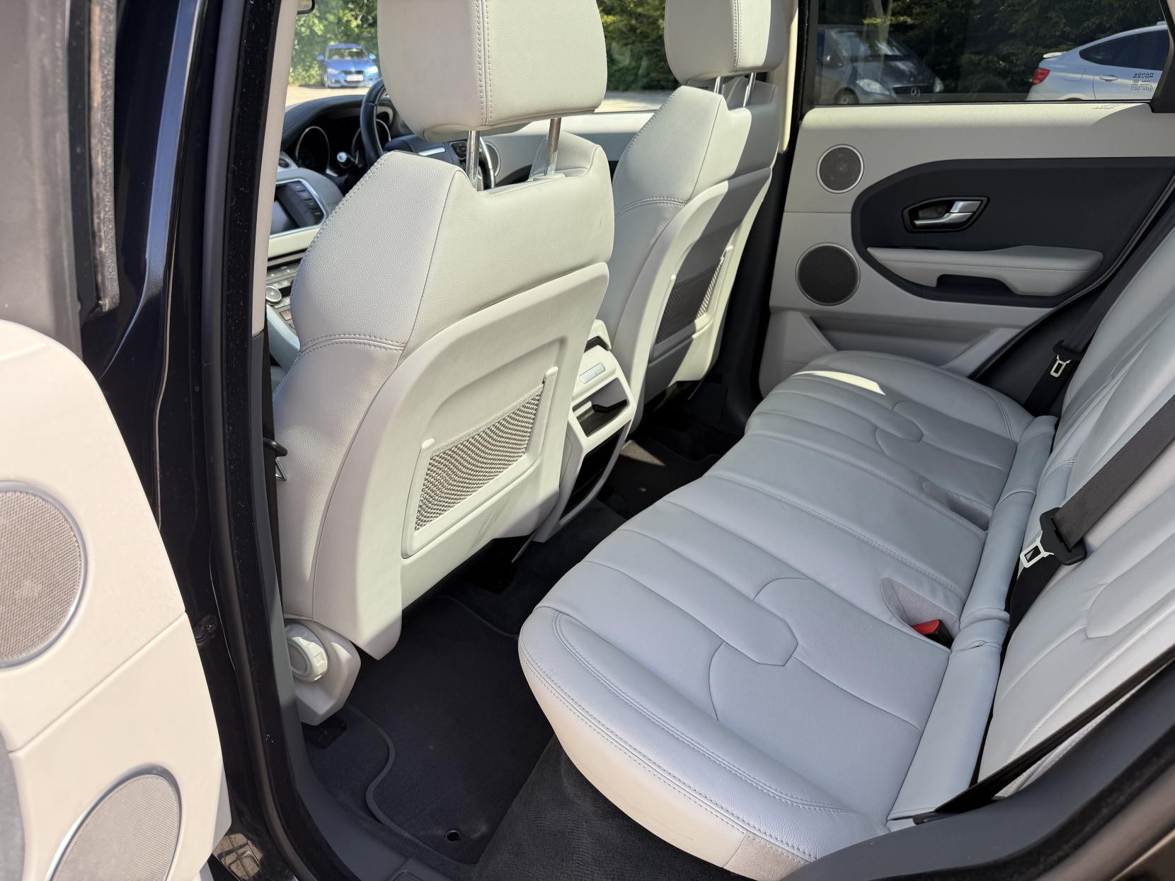 Land Rover Range Rover Evoque 2.2 SD4 Pure Tech SUV 5dr Diesel Auto 4WD Euro 5 (s/s) (190 ps)