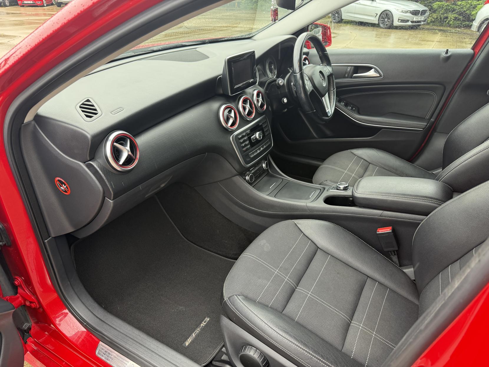 Mercedes-Benz A Class 1.8 A200 CDI Sport Hatchback 5dr Diesel 7G-DCT Euro 5 (s/s) (136 ps)