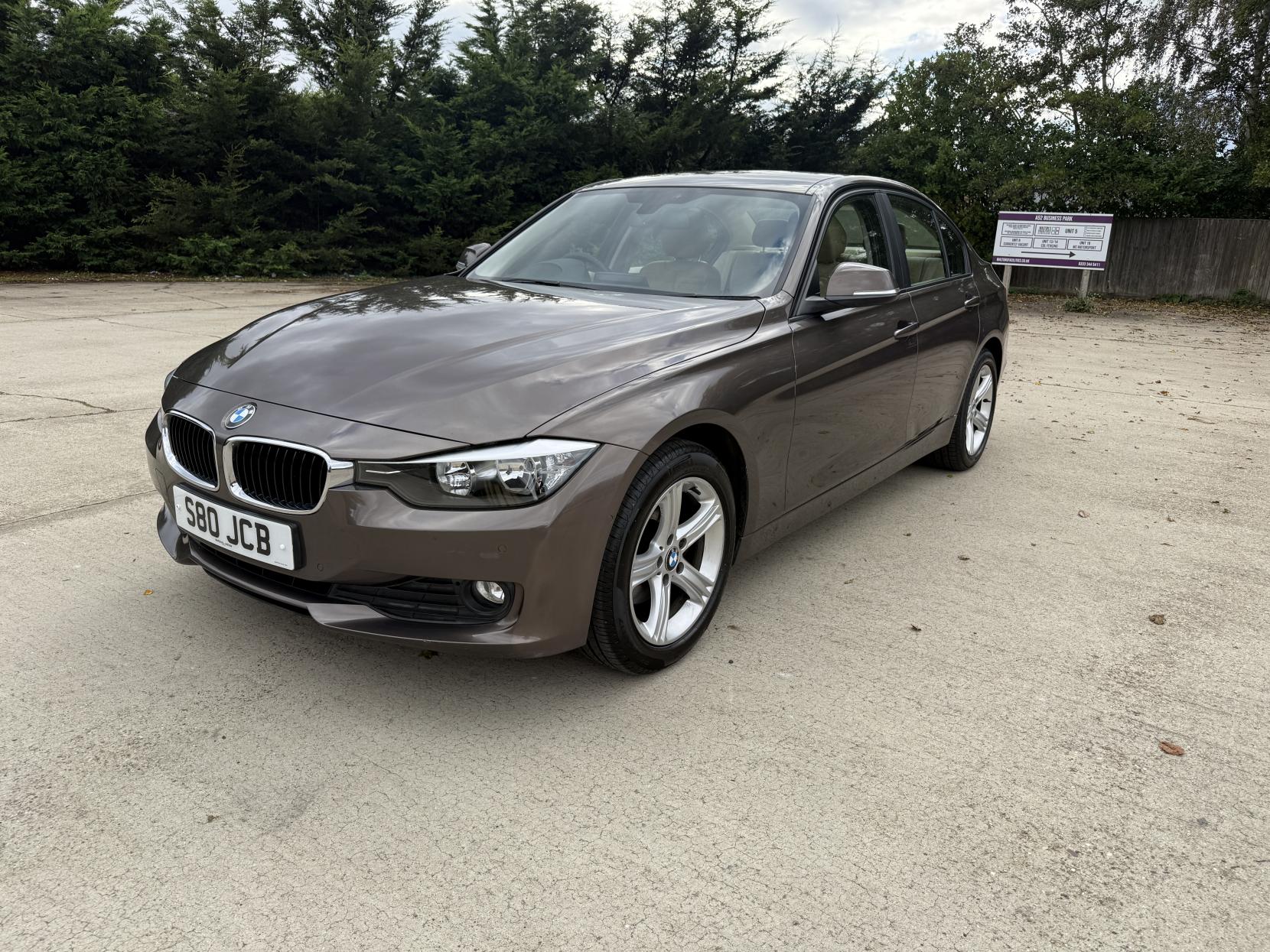 BMW 3 Series 2.0 320d SE Saloon 4dr Diesel Auto Euro 5 (s/s) (184 ps)