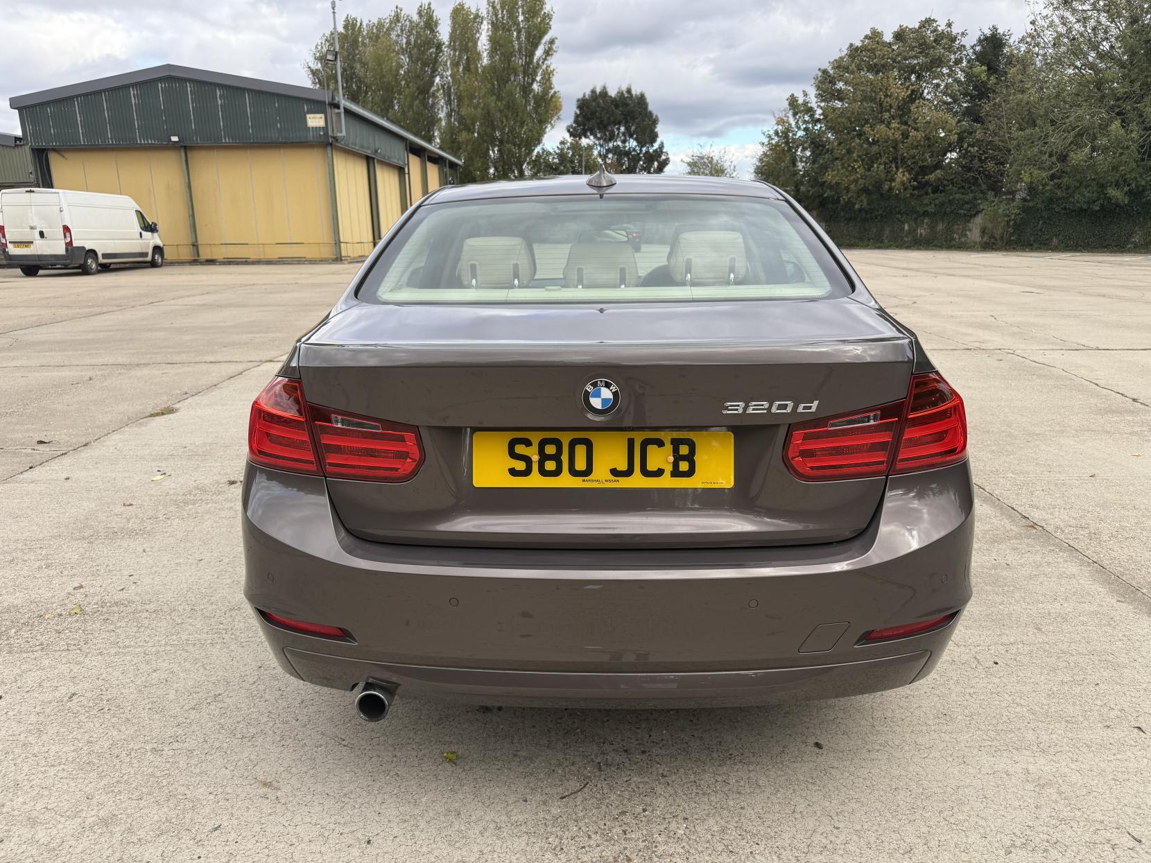 BMW 3 Series 2.0 320d SE Saloon 4dr Diesel Auto Euro 5 (s/s) (184 ps)