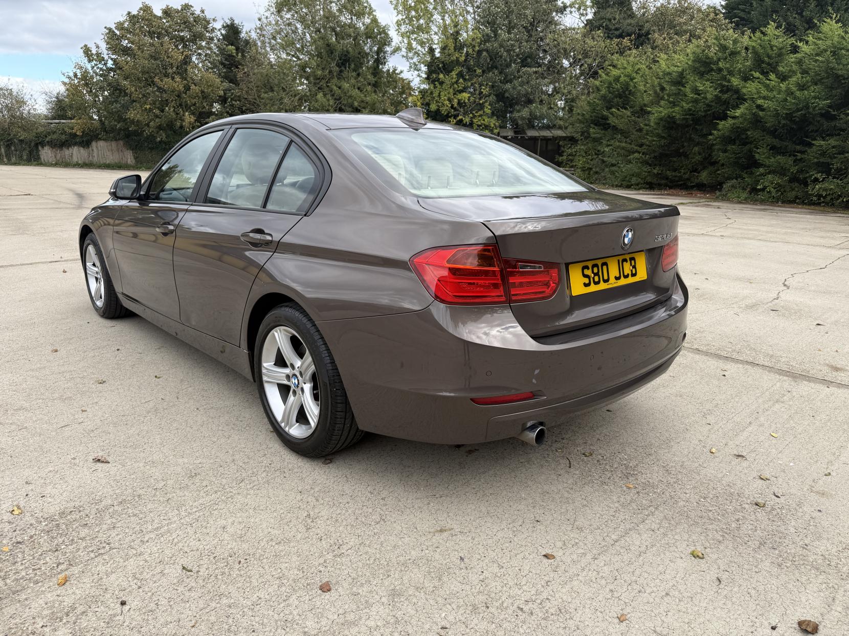 BMW 3 Series 2.0 320d SE Saloon 4dr Diesel Auto Euro 5 (s/s) (184 ps)