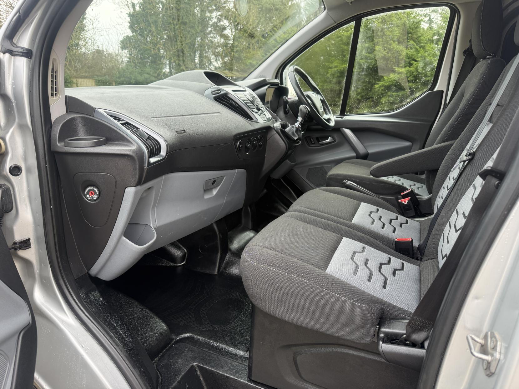 Ford Transit Custom 2.2 TDCi 270 Limited Panel Van 5dr Diesel Manual L1 H1 (186 g/km, 123 bhp)