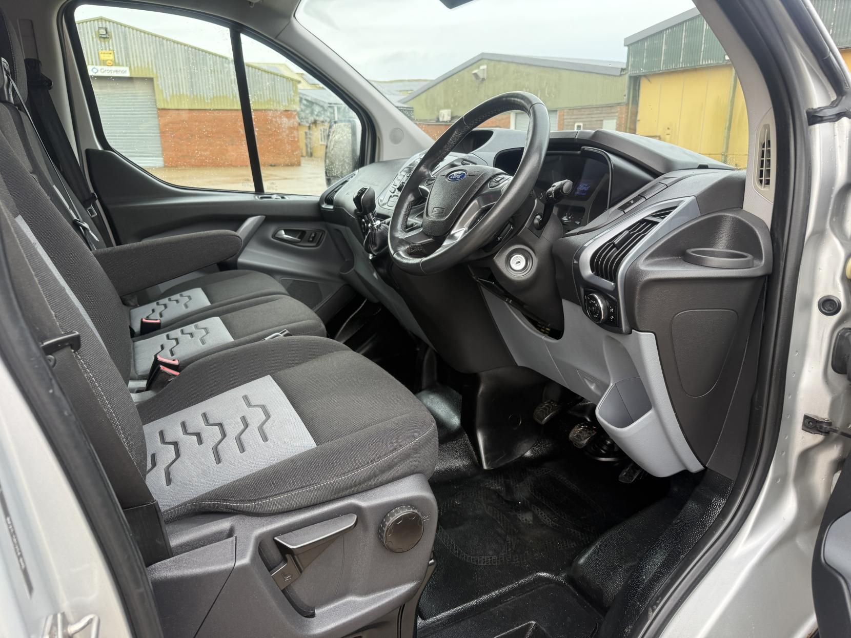 Ford Transit Custom 2.2 TDCi 270 Limited Panel Van 5dr Diesel Manual L1 H1 (186 g/km, 123 bhp)