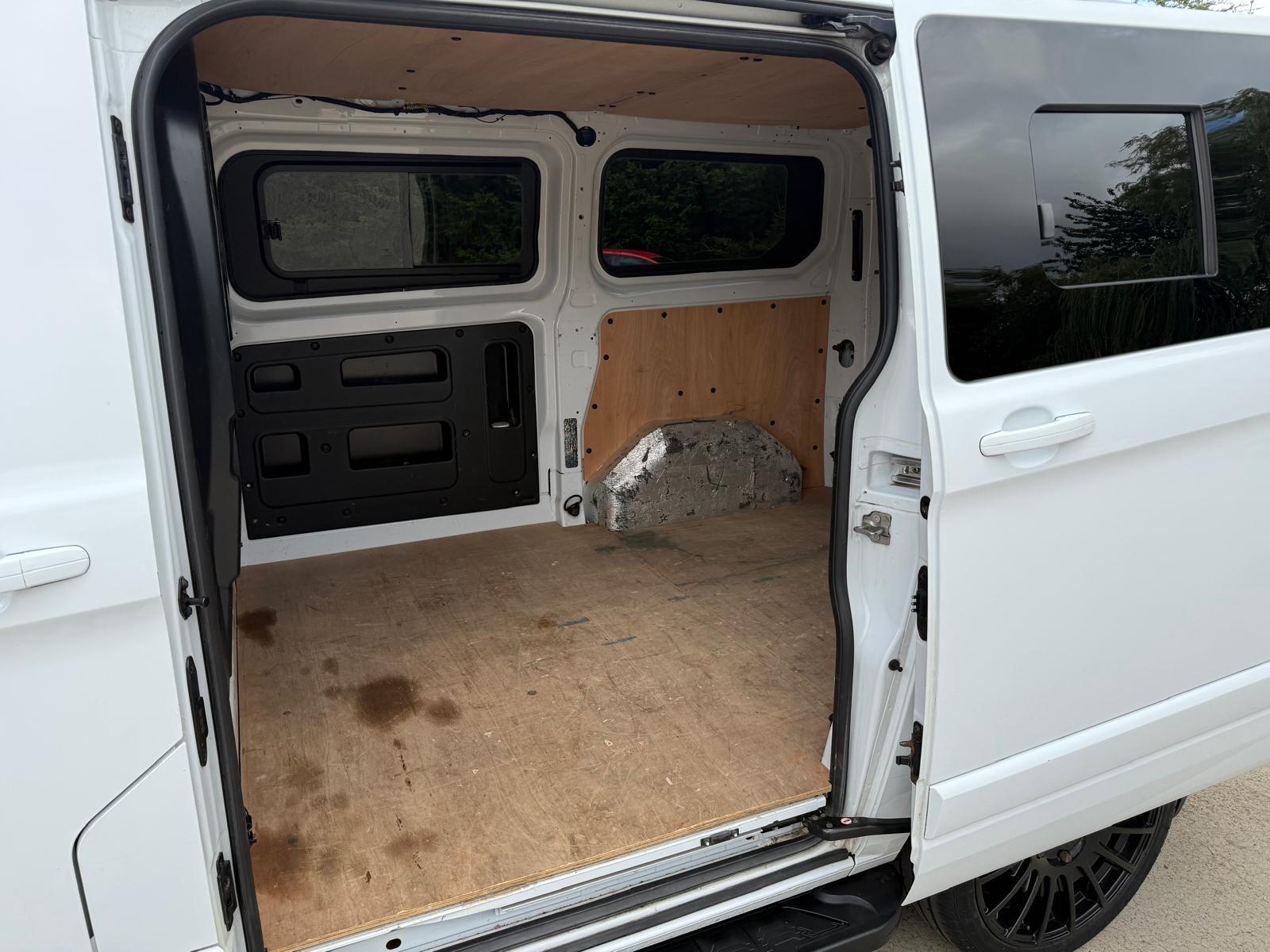 Ford Transit Custom 2.2 TDCi 270 Panel Van 5dr Diesel Manual L1 H1 (186 g/km, 123 bhp)
