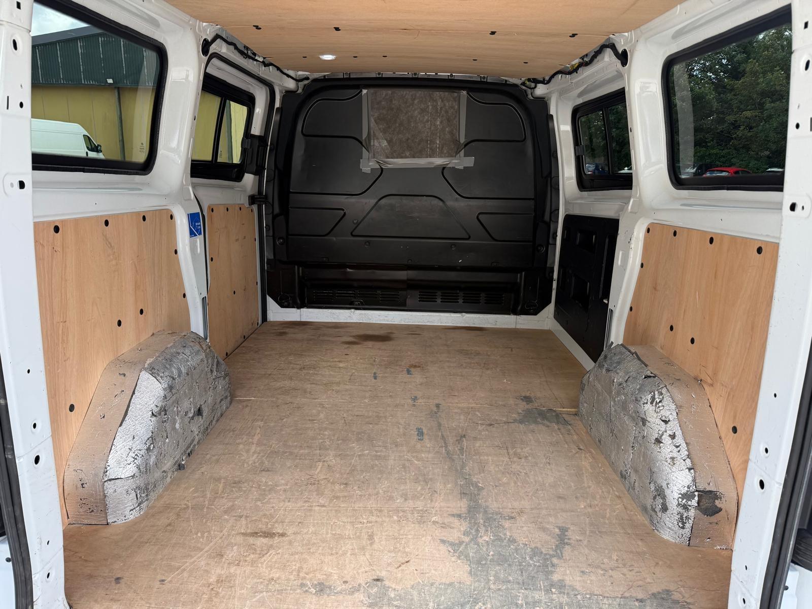 Ford Transit Custom 2.2 TDCi 270 Panel Van 5dr Diesel Manual L1 H1 (186 g/km, 123 bhp)