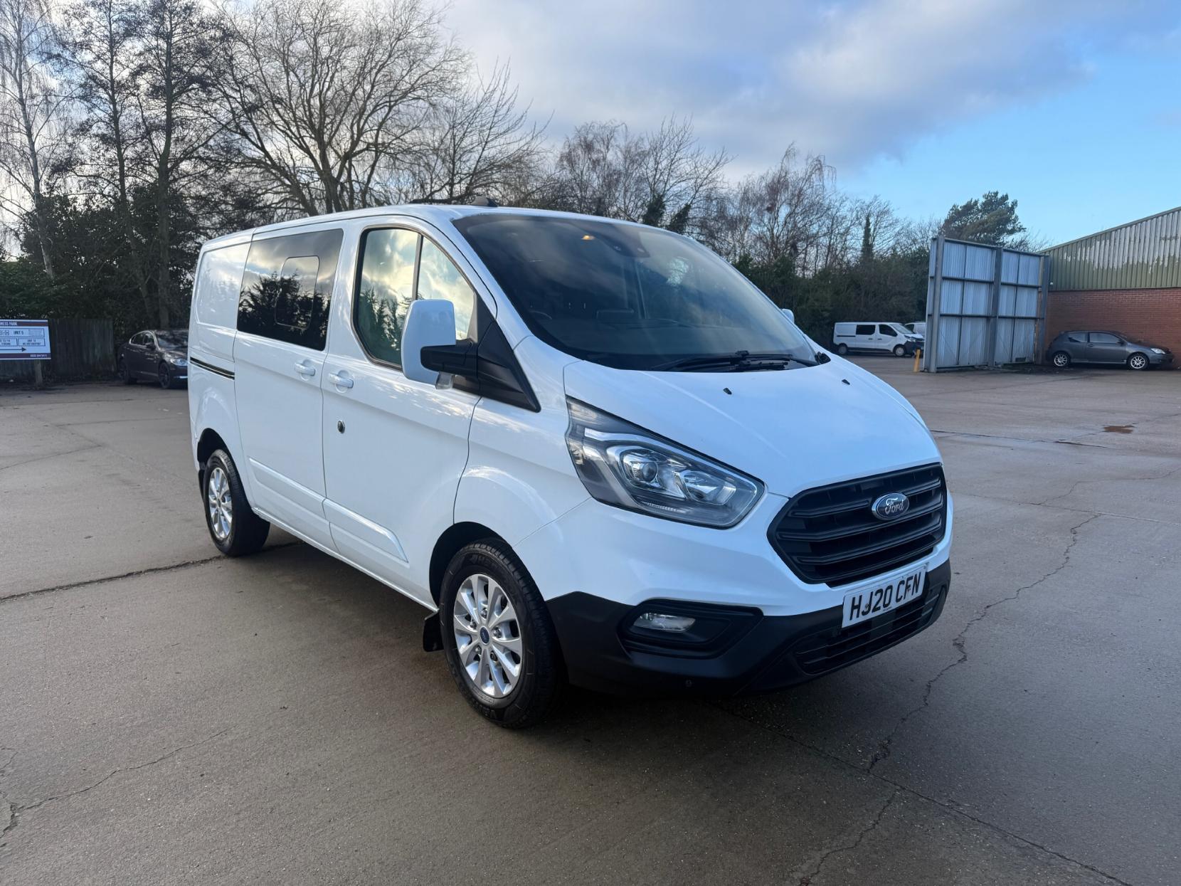 Ford Transit Custom 2.0 300 EcoBlue Limited Crew Van Double Cab 5dr Diesel Manual L1 H1 Euro 6 (s/s) (6 Seat) (130 ps)