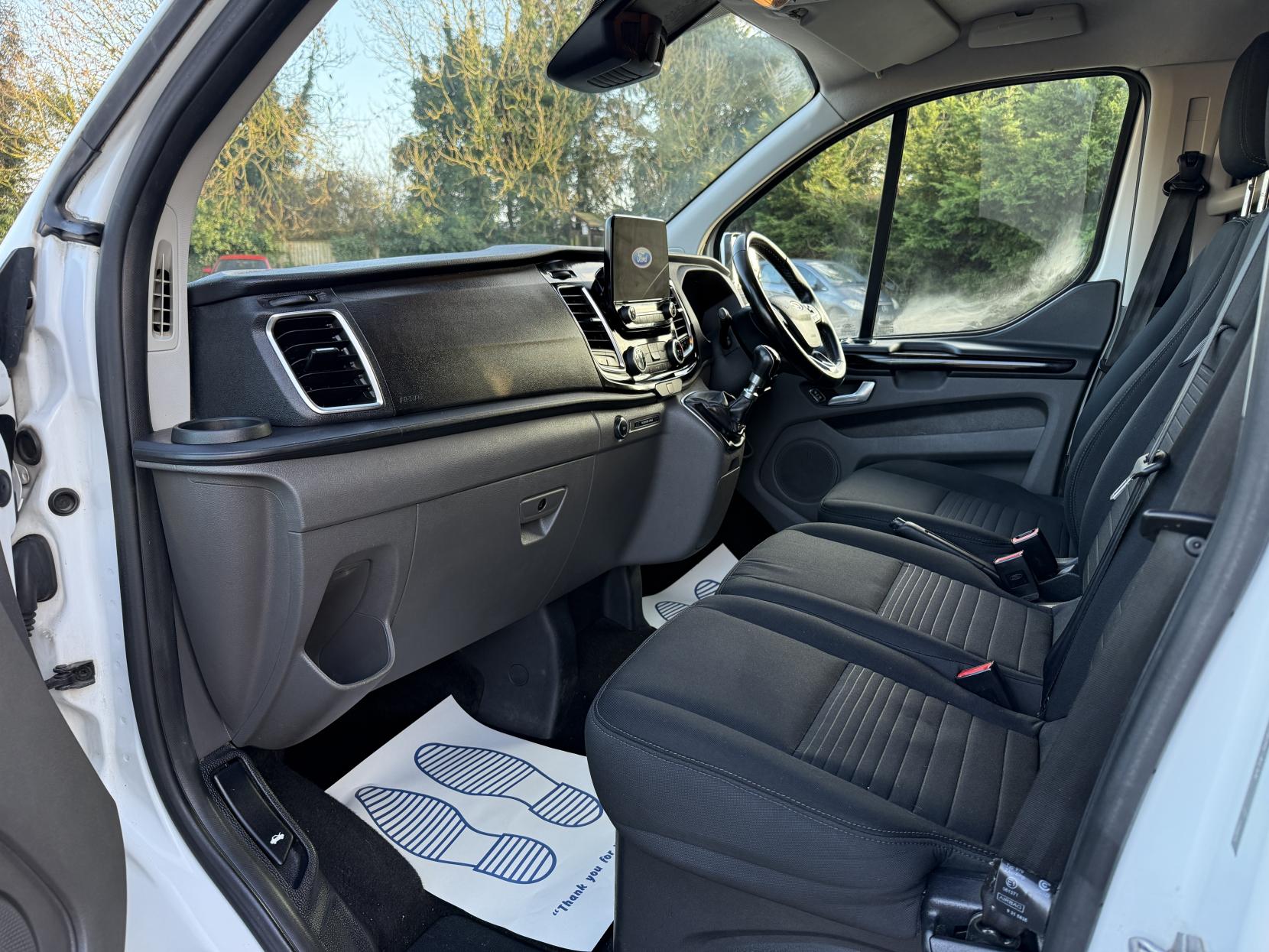 Ford Transit Custom 2.0 300 EcoBlue Limited Crew Van Double Cab 5dr Diesel Manual L1 H1 Euro 6 (s/s) (6 Seat) (130 ps)