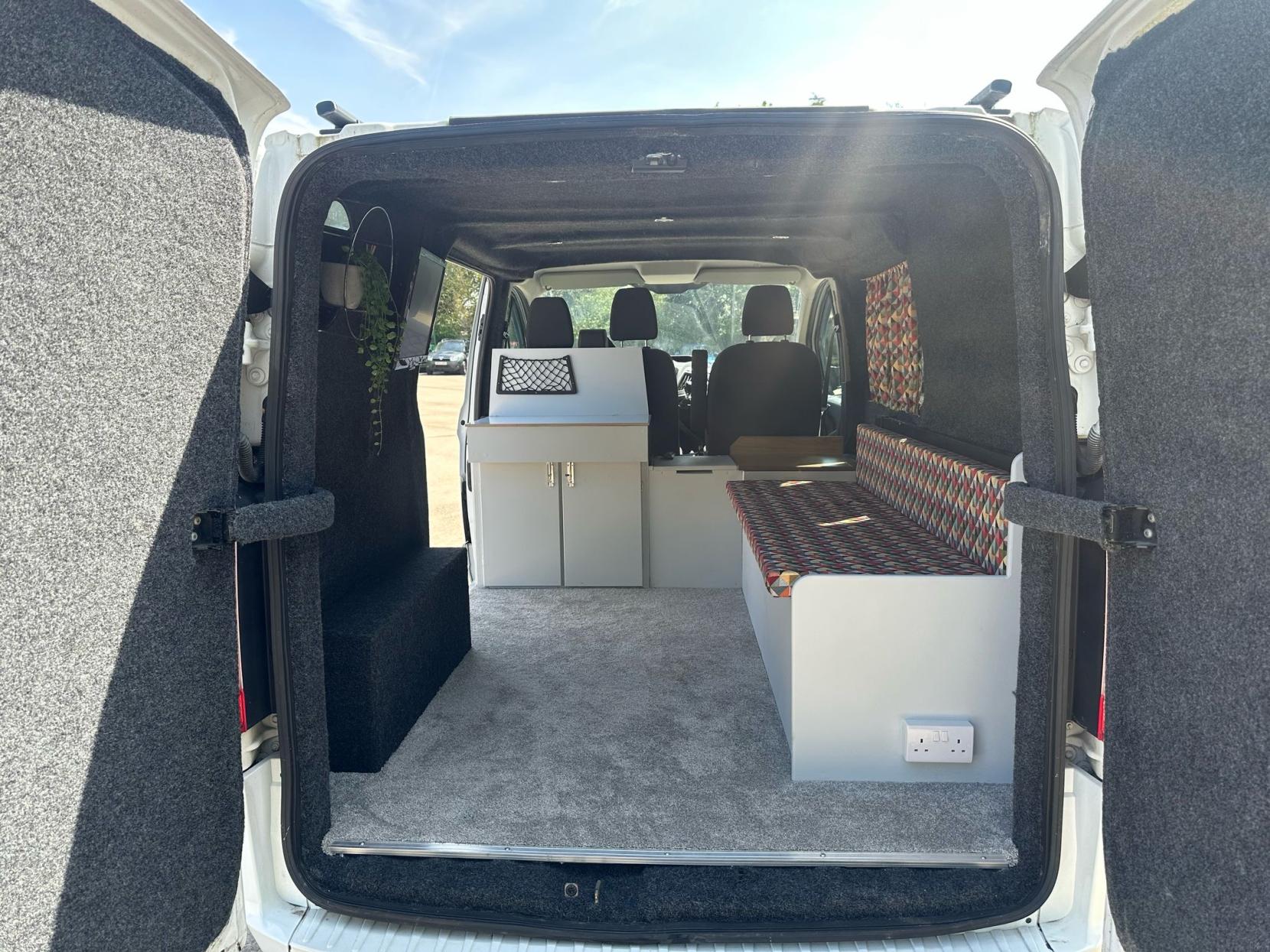 Ford Transit Custom 2.2 TDCi 290 Camper 5dr Diesel Manual L1 H1 (186 g/km, 98 bhp) Day Van