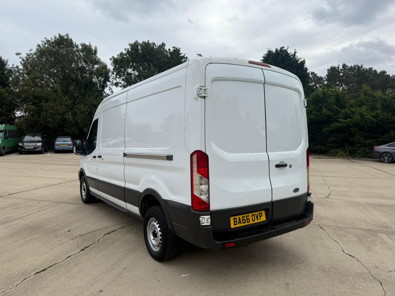 Ford Transit 2.2 TDCi 350 Panel Van 5dr Diesel Manual RWD L3 H2 Euro 5 (125 ps)
