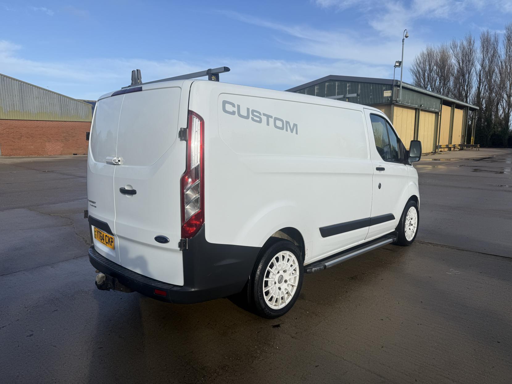 Ford Transit Custom 2.2 TDCi 270 Panel Van 5dr Diesel Manual L1 H1 (186 g/km, 123 bhp)