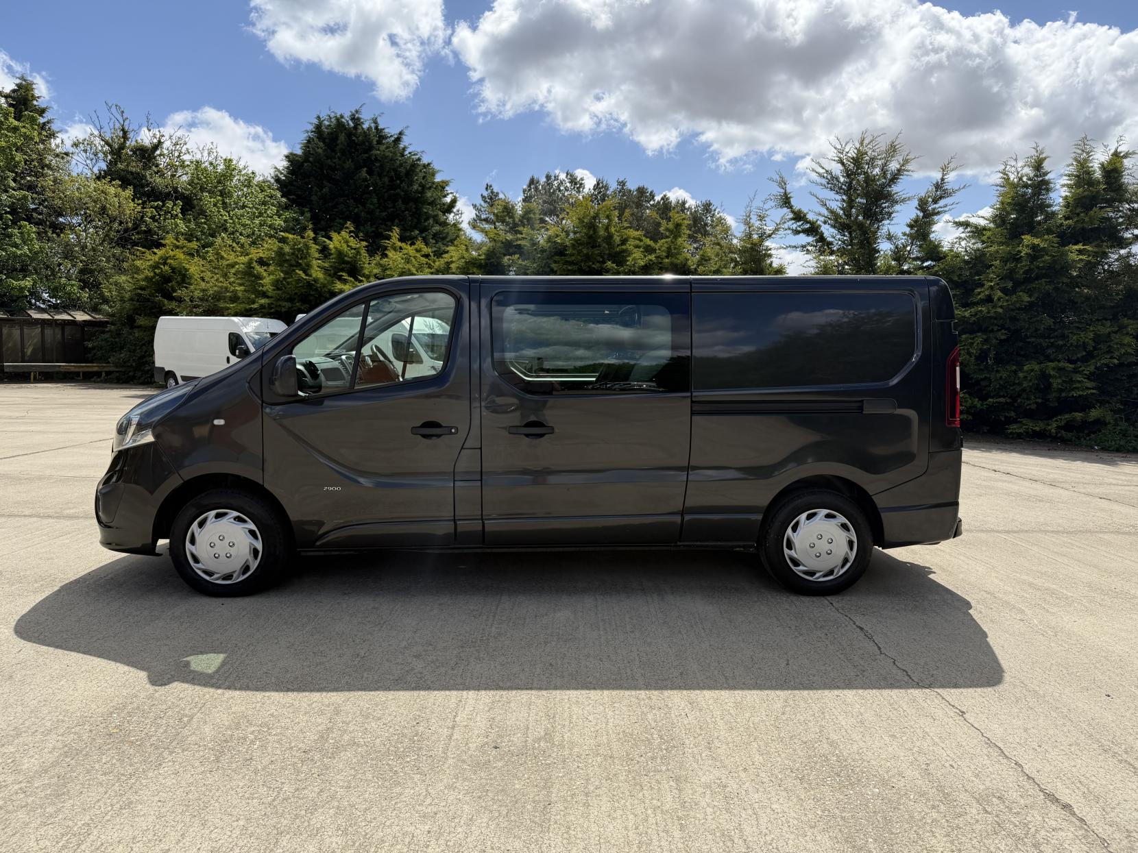 Vauxhall Vivaro 1.6 CDTi 2900 BiTurbo ecoFLEX Sportive Crew Van Double Cab 5dr Diesel Manual L2 H1 Euro 5 (s/s) (6 Seat) (120 ps)