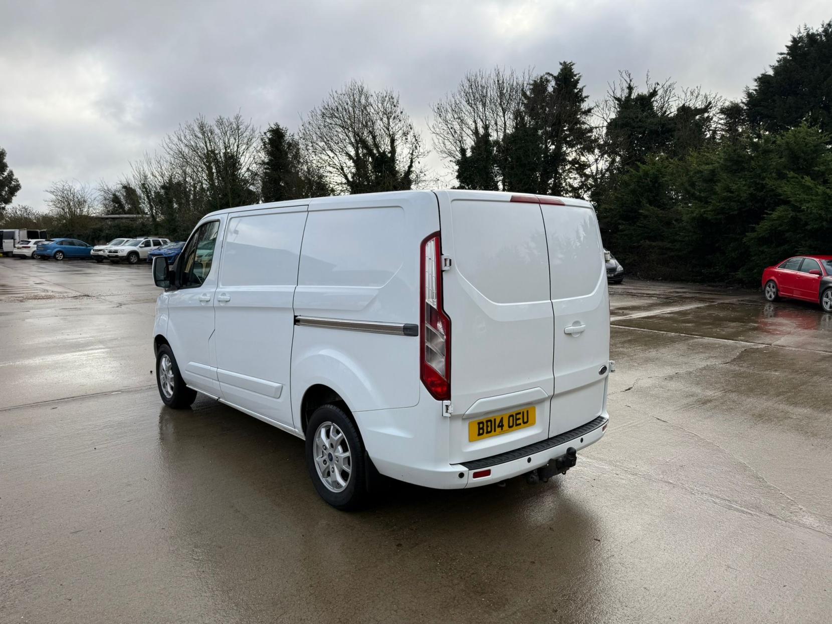 Ford Transit Custom 2.2 TDCi 270 Limited Panel Van 5dr Diesel Manual L1 H1 (186 g/km, 123 bhp)