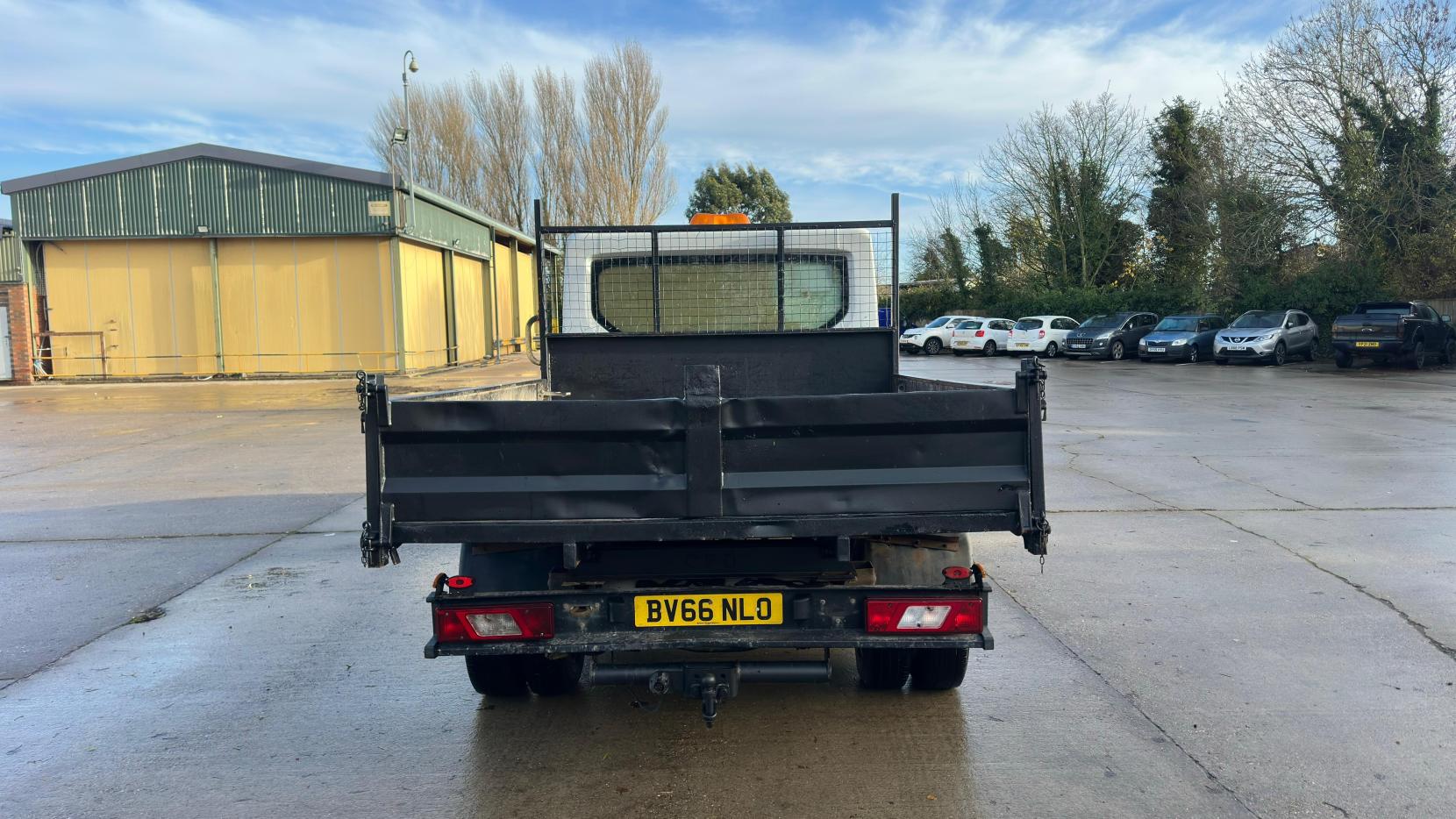 Ford Transit 2.2 TDCi 350 Chassis Double Cab Tipper 4dr Diesel Manual RWD L3 H1 Euro 6 (125 ps) Ulez Compliant