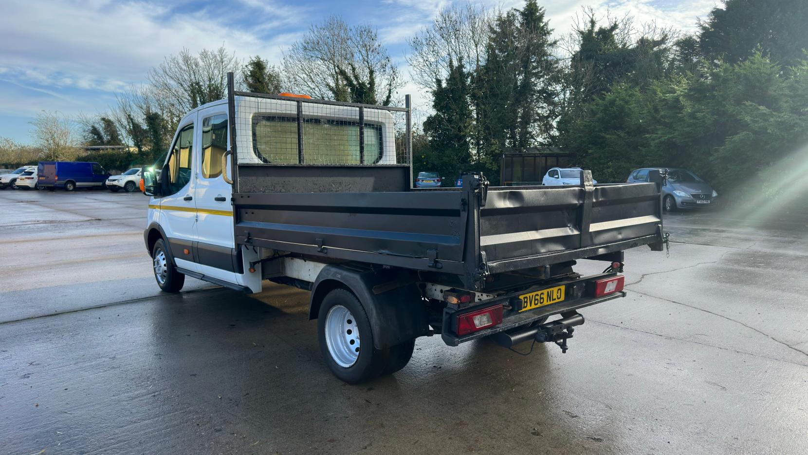 Ford Transit 2.2 TDCi 350 Chassis Double Cab Tipper 4dr Diesel Manual RWD L3 H1 Euro 6 (125 ps) Ulez Compliant