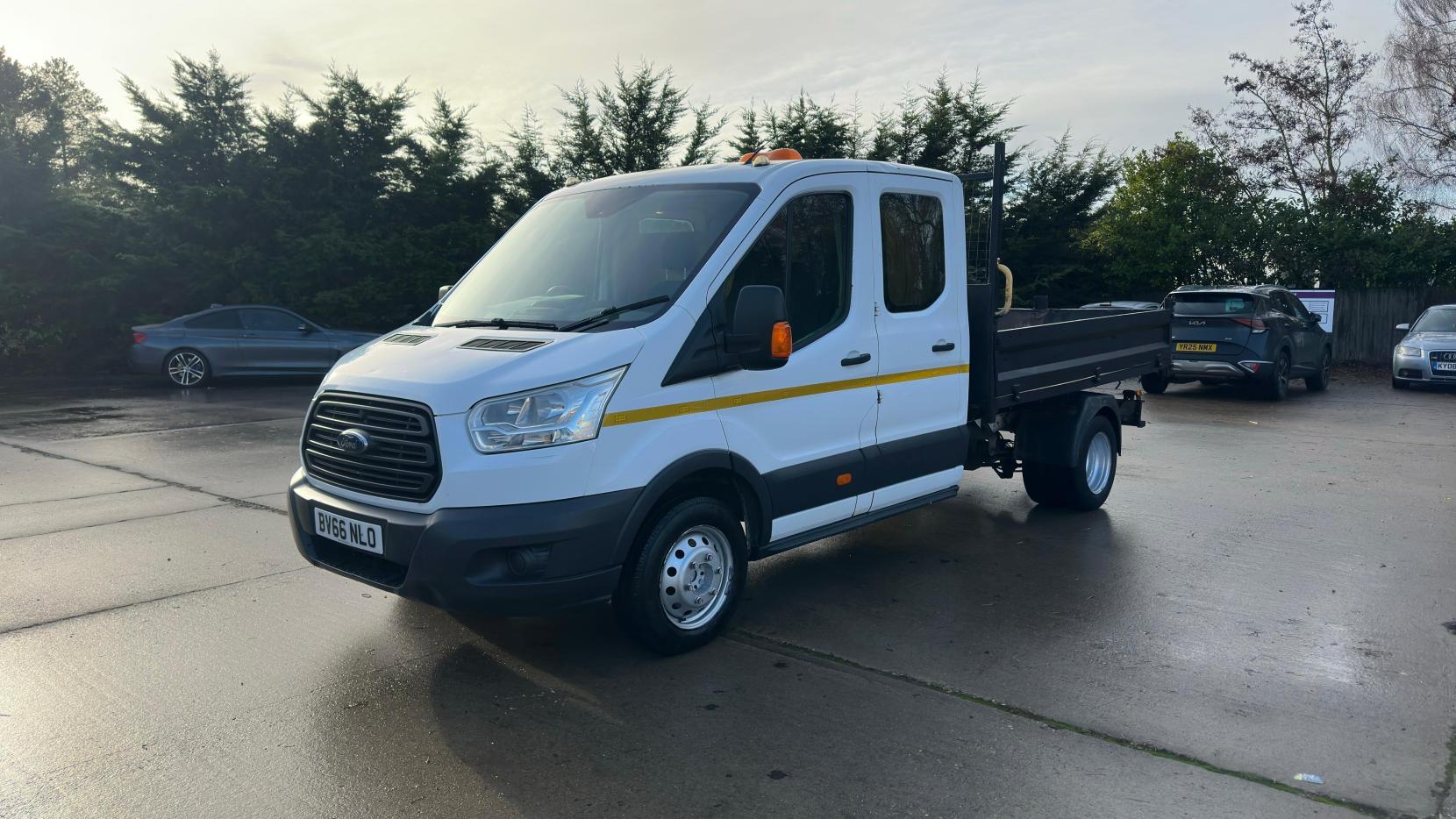 Ford Transit 2.2 TDCi 350 Chassis Double Cab Tipper 4dr Diesel Manual RWD L3 H1 Euro 6 (125 ps) Ulez Compliant