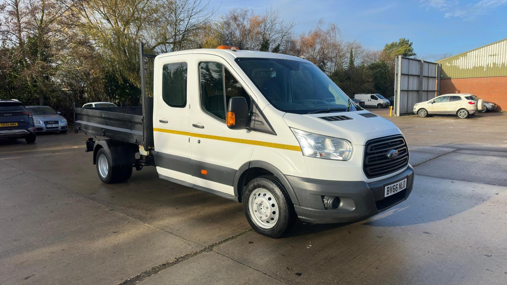Ford Transit 2.2 TDCi 350 Chassis Double Cab Tipper 4dr Diesel Manual RWD L3 H1 Euro 6 (125 ps) Ulez Compliant