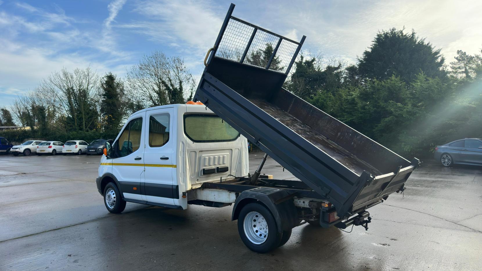 Ford Transit 2.2 TDCi 350 Chassis Double Cab Tipper 4dr Diesel Manual RWD L3 H1 Euro 6 (125 ps) Ulez Compliant