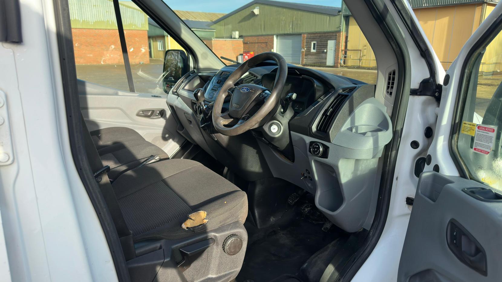 Ford Transit 2.2 TDCi 350 Chassis Double Cab Tipper 4dr Diesel Manual RWD L3 H1 Euro 6 (125 ps) Ulez Compliant