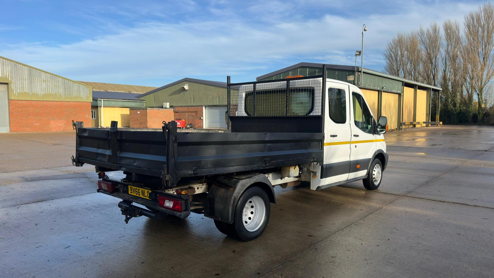Ford Transit 2.2 TDCi 350 Chassis Double Cab Tipper 4dr Diesel Manual RWD L3 H1 Euro 6 (125 ps) Ulez Compliant