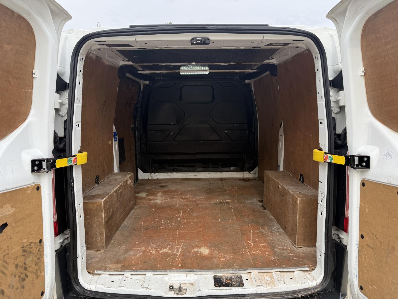 Ford Transit Custom 2.0 TDCi 290 Panel Van 5dr Diesel Manual L1 H1 (157 g/km, 104 bhp)