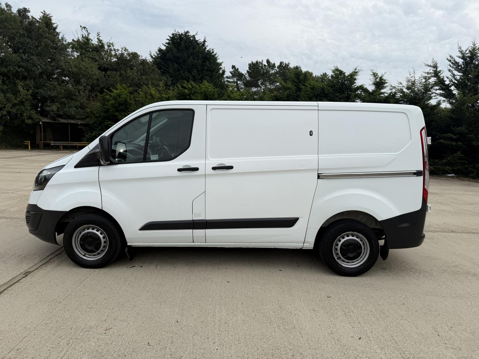 Ford Transit Custom 2.0 TDCi 290 Panel Van 5dr Diesel Manual L1 H1 (157 g/km, 104 bhp)