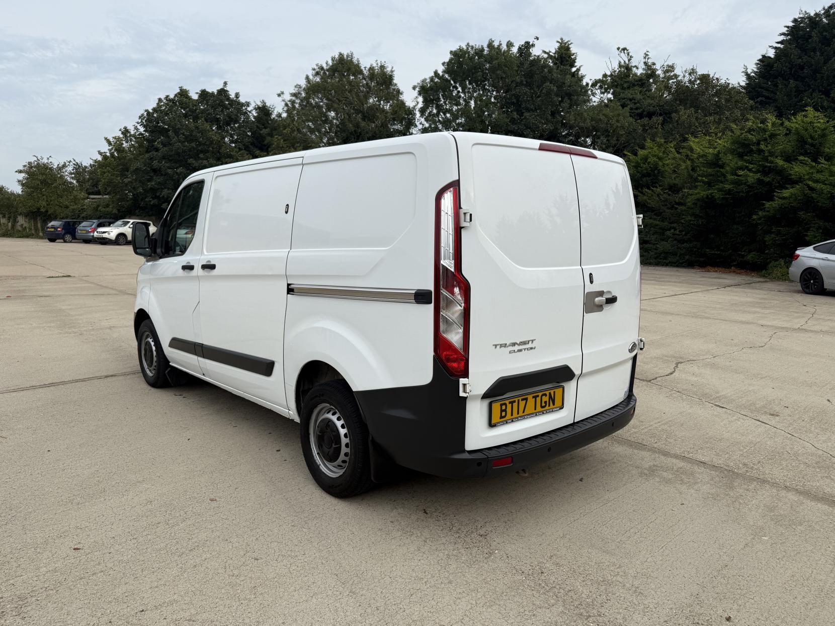 Ford Transit Custom 2.0 TDCi 290 Panel Van 5dr Diesel Manual L1 H1 (157 g/km, 104 bhp)