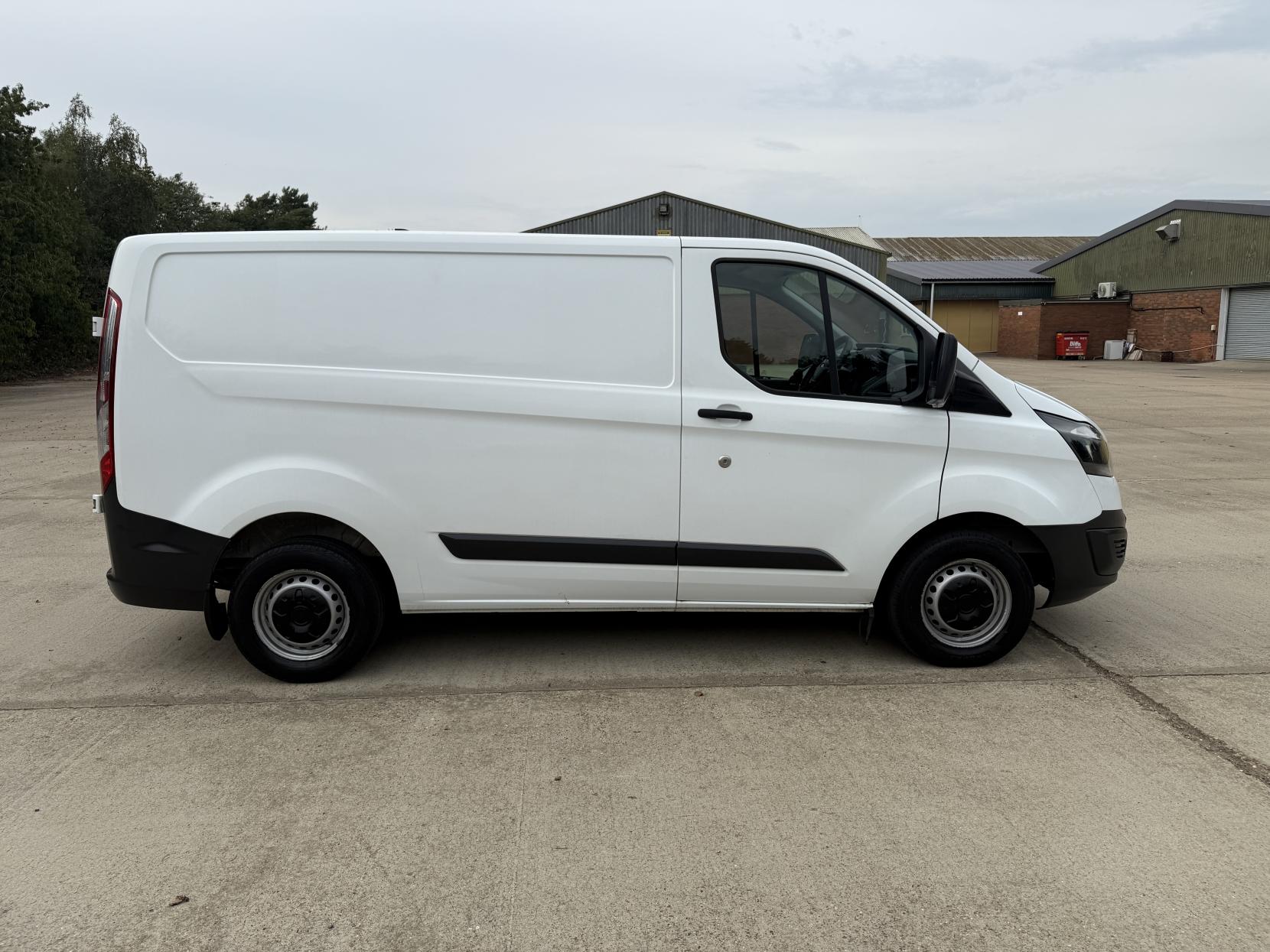 Ford Transit Custom 2.0 TDCi 290 Panel Van 5dr Diesel Manual L1 H1 (157 g/km, 104 bhp)