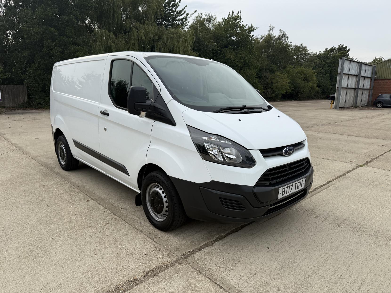 Ford Transit Custom 2.0 TDCi 290 Panel Van 5dr Diesel Manual L1 H1 (157 g/km, 104 bhp)