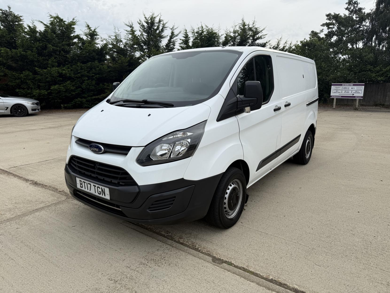 Ford Transit Custom 2.0 TDCi 290 Panel Van 5dr Diesel Manual L1 H1 (157 g/km, 104 bhp)
