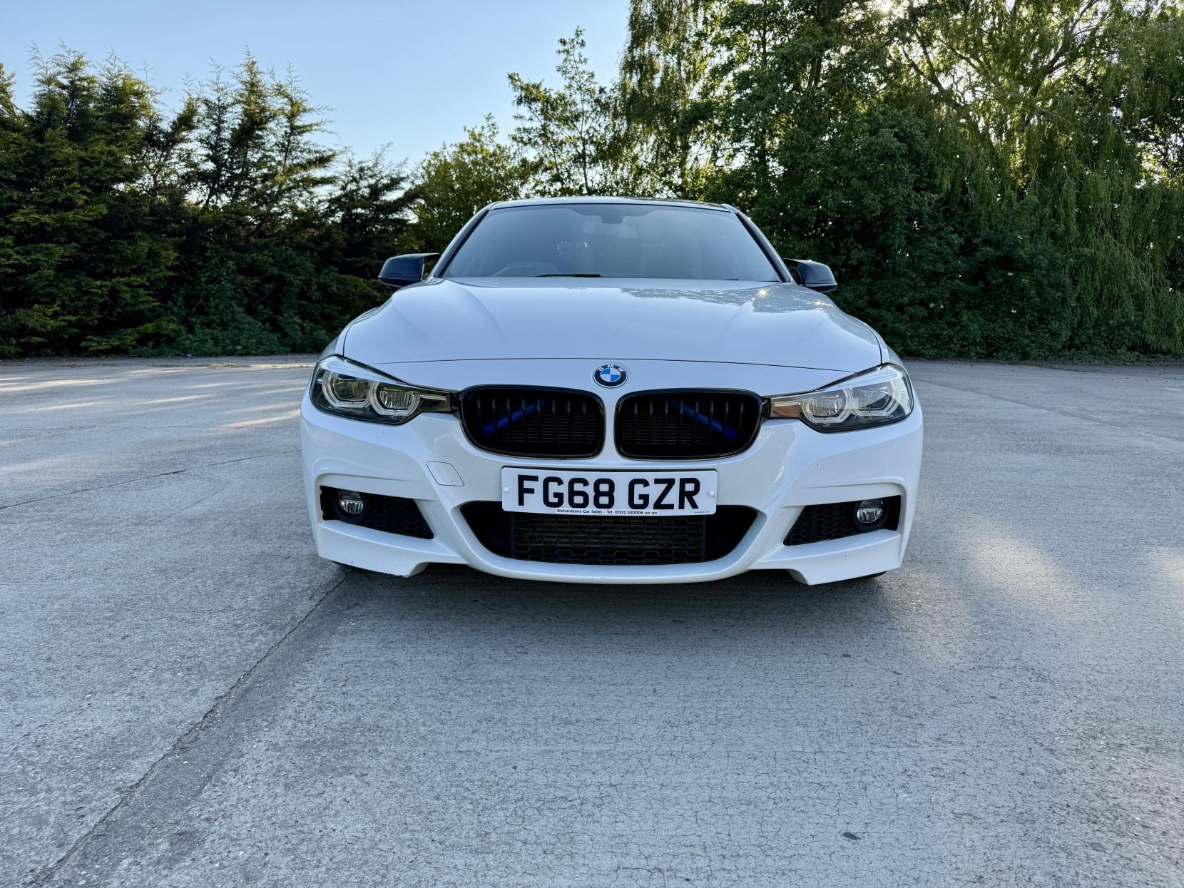 BMW 3 Series 2.0 320d M Sport Shadow Edition Saloon 4dr Diesel Auto Euro 6 (s/s) (190 ps)