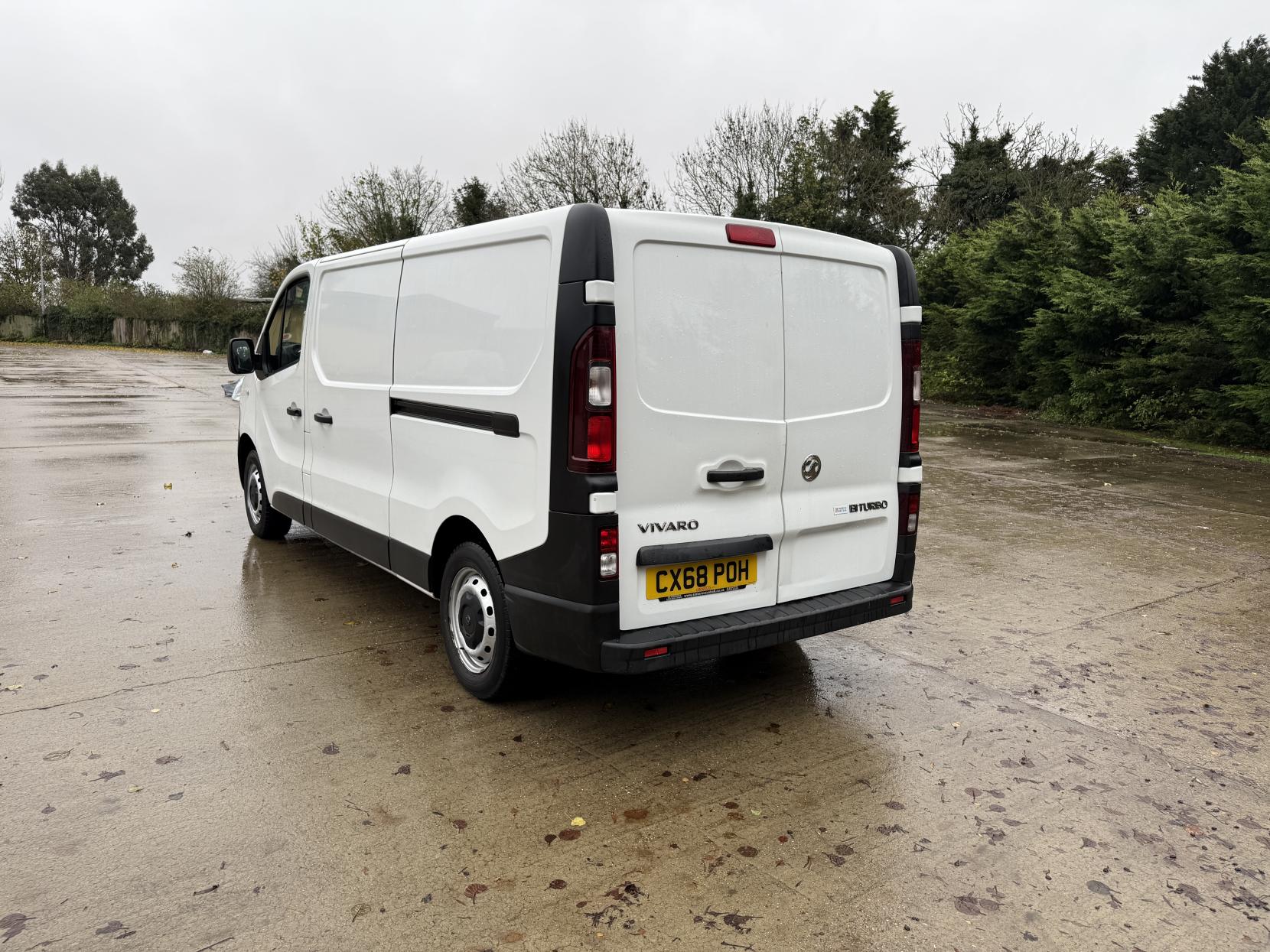 Vauxhall Vivaro 1.6 CDTi 2900 BiTurbo ecoTEC Panel Van 5dr Diesel Manual L2 H1 Euro 6 (s/s) (125 ps)