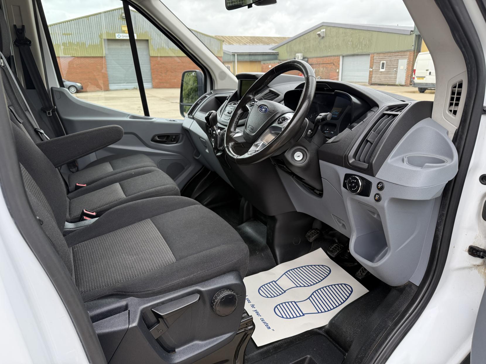 Ford Transit 2.0 350 EcoBlue Chassis Double Cab 4dr Diesel Manual FWD L3 H1 Euro 6 (170 ps) Dropside Flat Bed