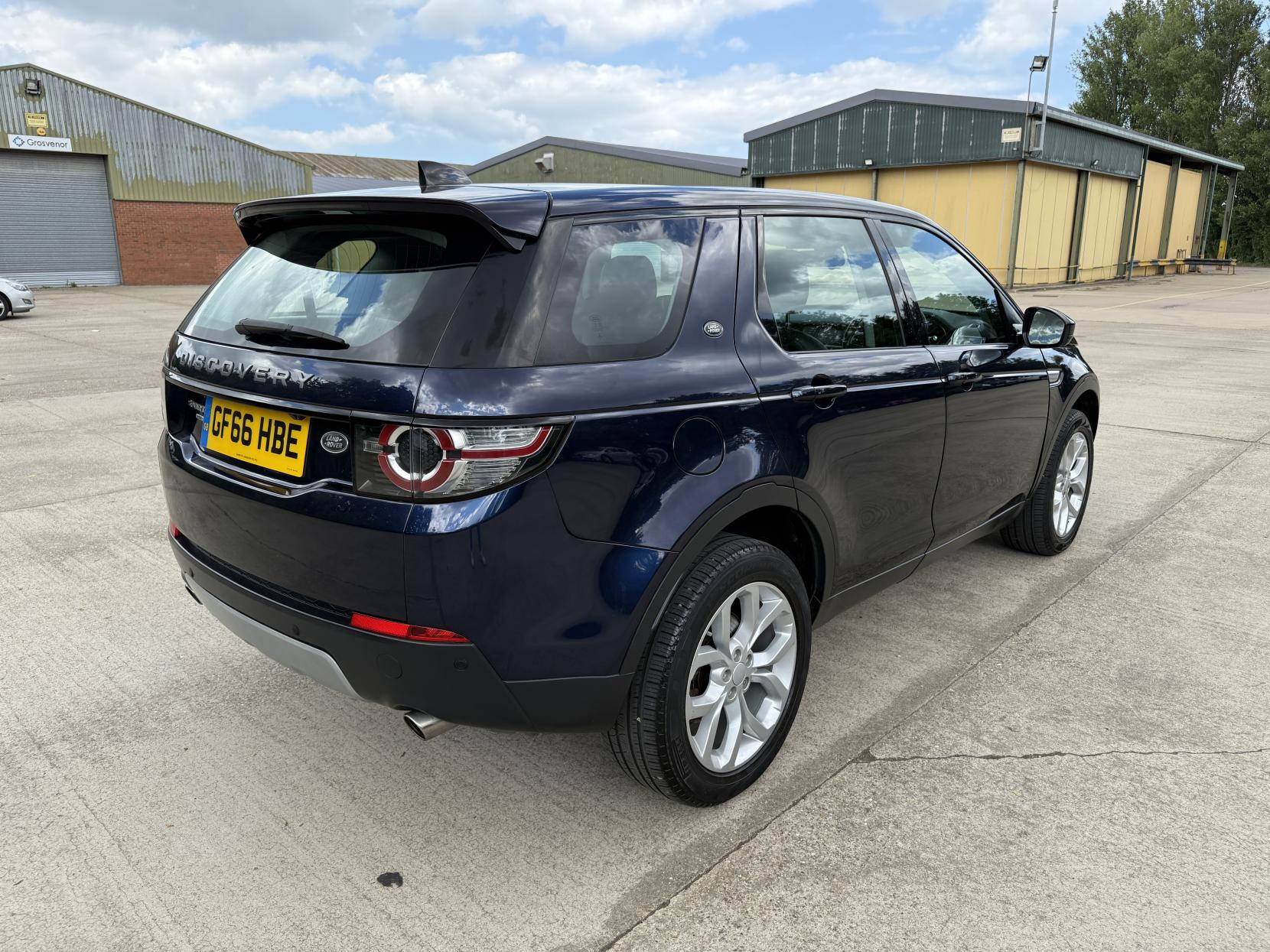 Land Rover Discovery Sport 2.0 TD4 HSE SUV 5dr Diesel Auto 4WD Euro 6 (s/s) (180 ps)