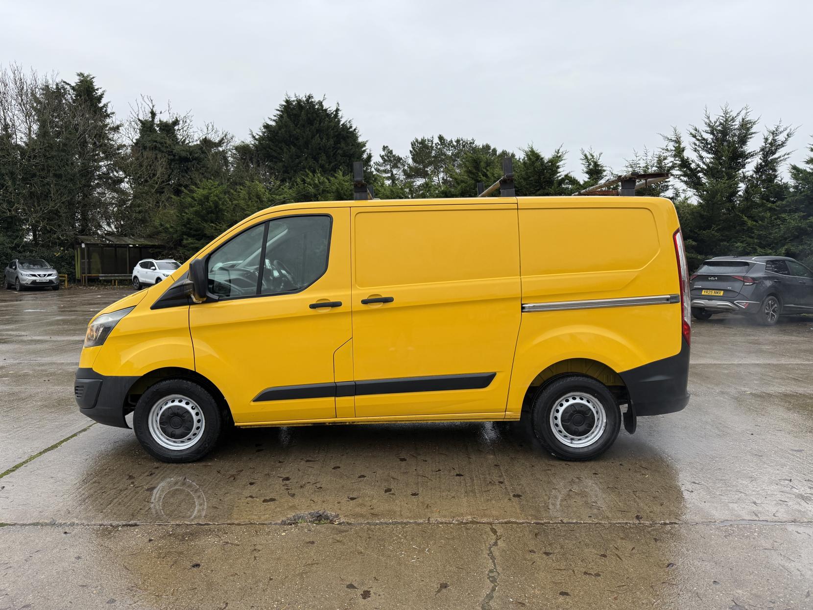 Ford Transit Custom 2.2 TDCi 310 Panel Van 5dr Diesel Manual L2 H1 (186 g/km, 123 bhp)