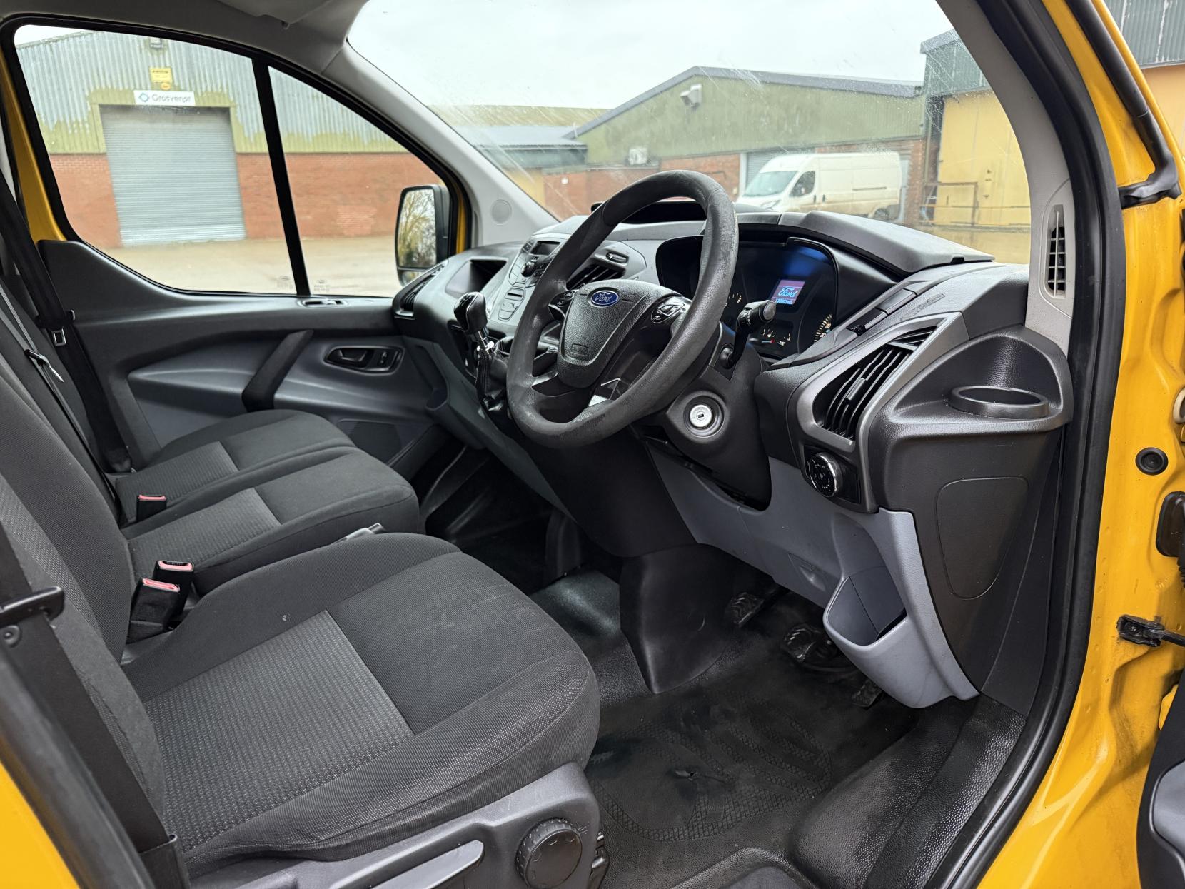 Ford Transit Custom 2.2 TDCi 310 Panel Van 5dr Diesel Manual L2 H1 (186 g/km, 123 bhp)