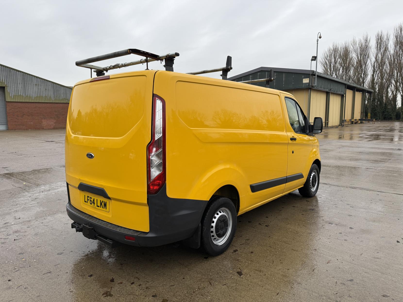 Ford Transit Custom 2.2 TDCi 310 Panel Van 5dr Diesel Manual L2 H1 (186 g/km, 123 bhp)