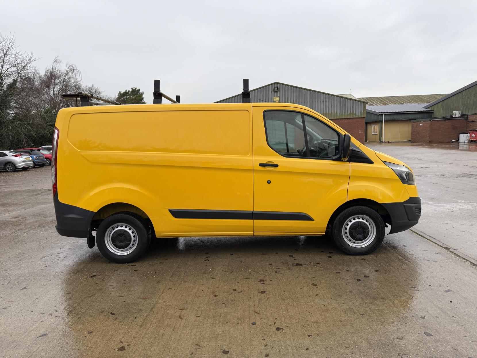 Ford Transit Custom 2.2 TDCi 310 Panel Van 5dr Diesel Manual L2 H1 (186 g/km, 123 bhp)